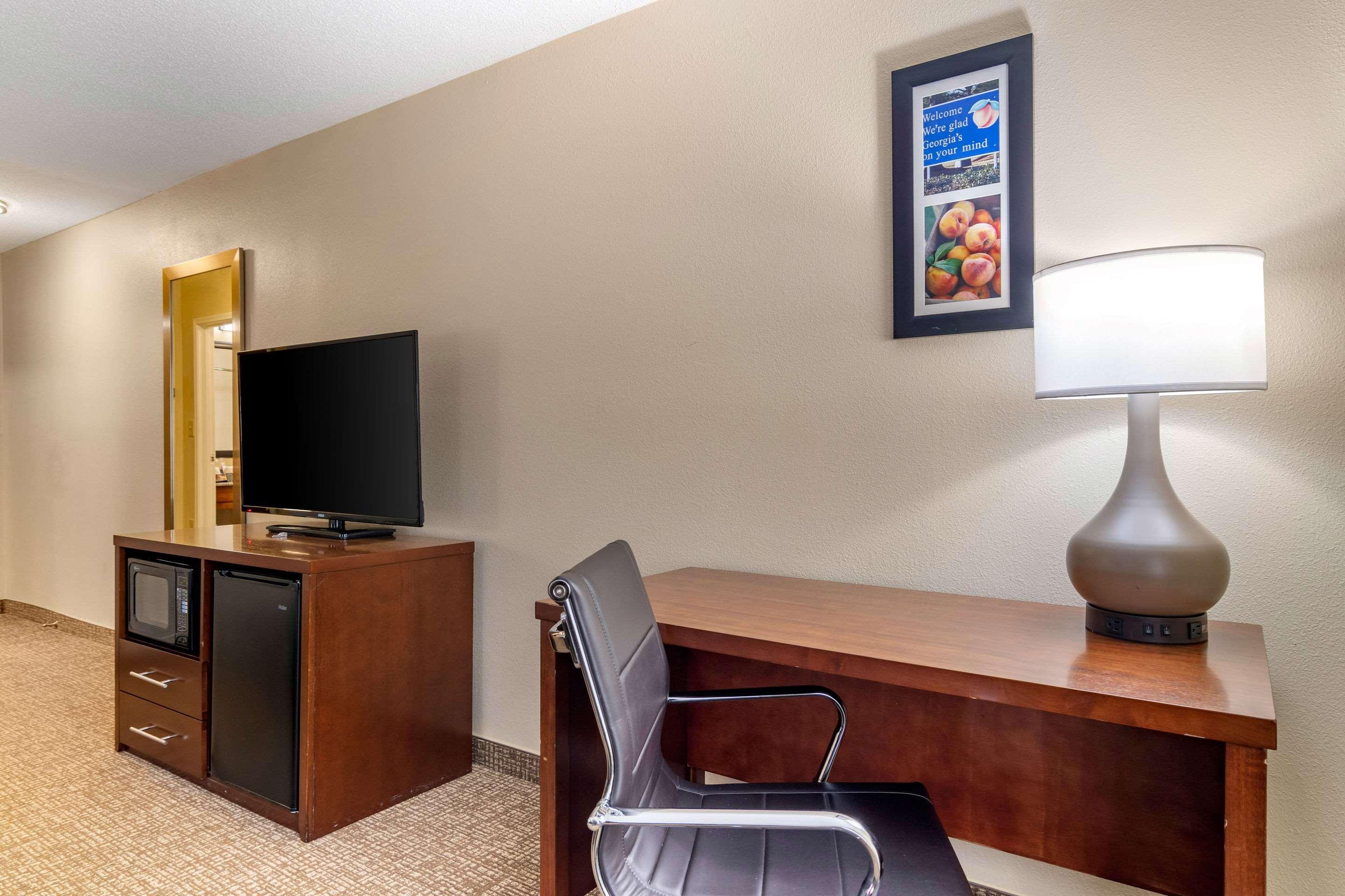 Comfort Inn & Suites Macon North I-75 Екстериор снимка
