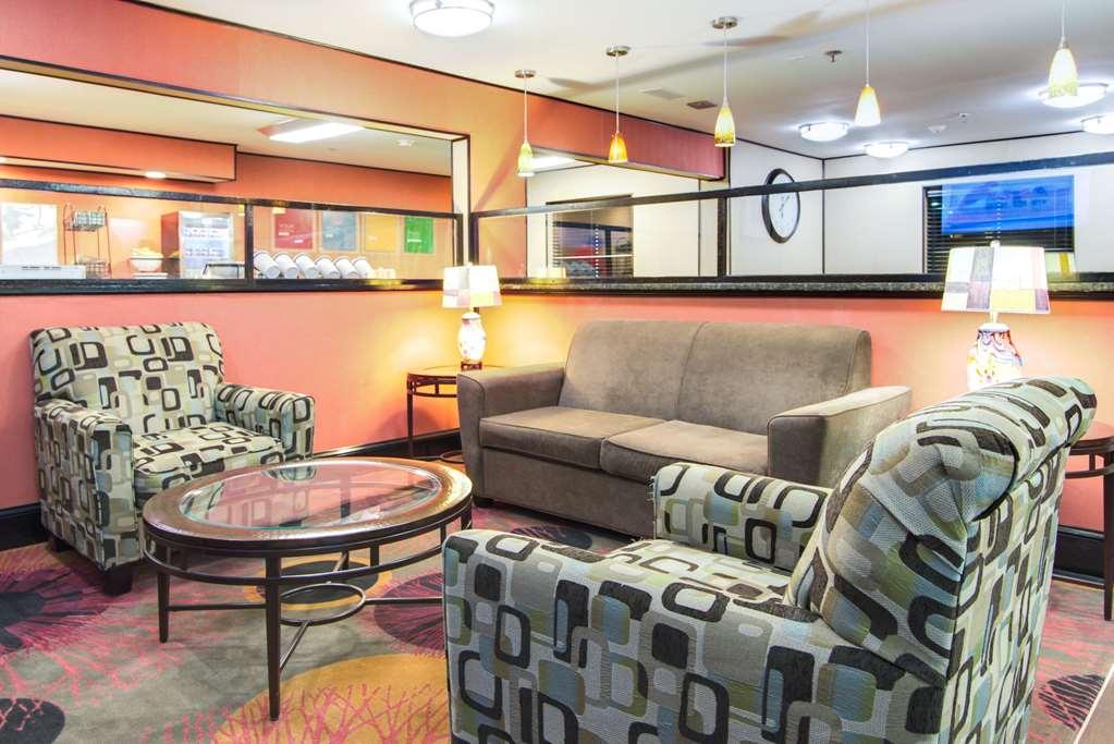 Comfort Inn & Suites Macon North I-75 Интериор снимка